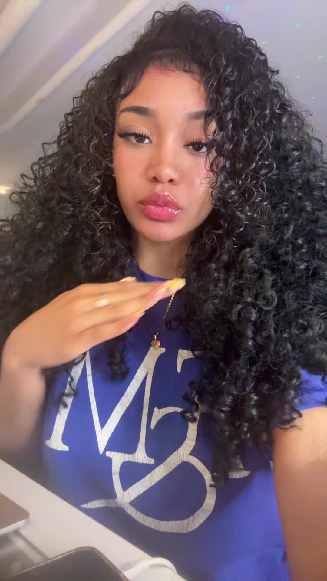 @<3😘