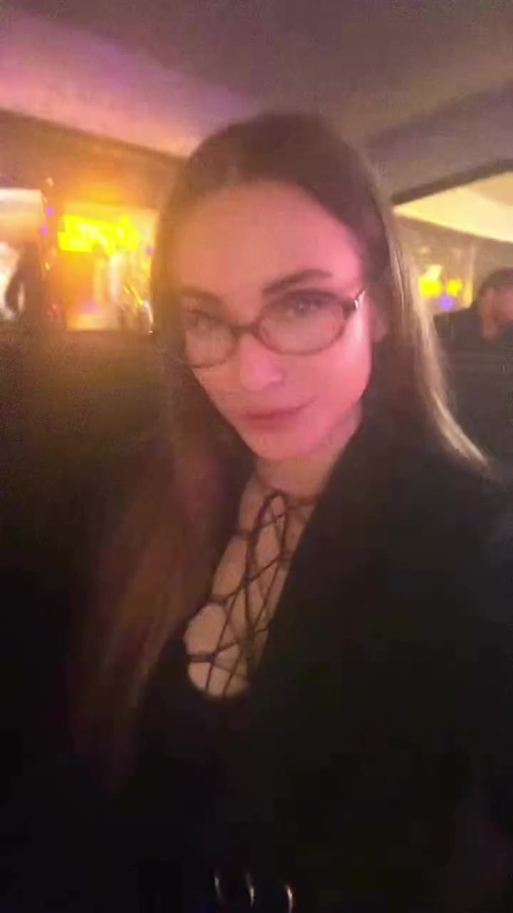 @Foxy_ann_artm