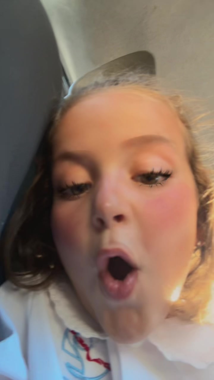 @𝑨𝑵𝑵𝑨 𝑴𝑨𝑵𝑬𝑳𝑳𝑰