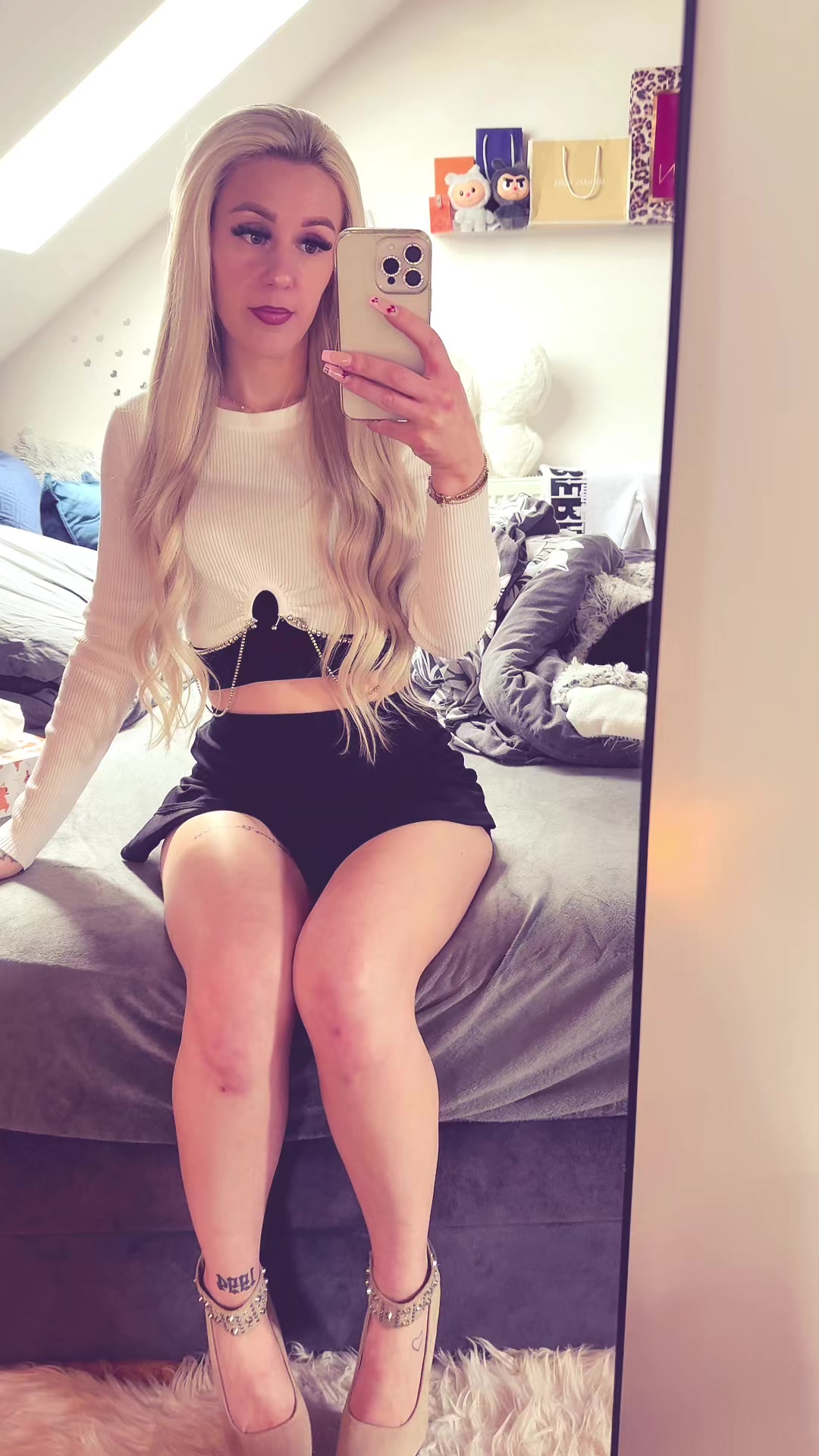 @J1na_J1na_Official_