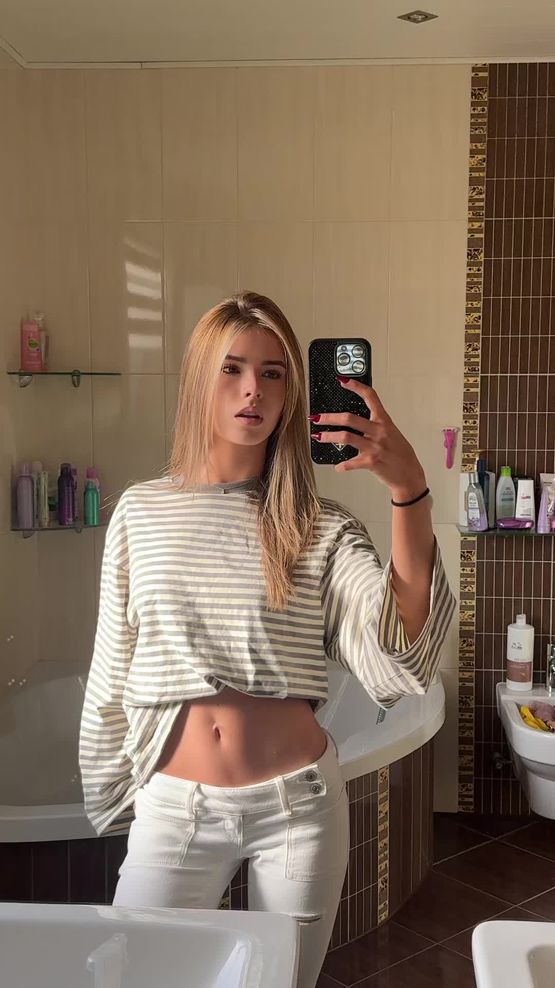 @𝖠 𝖽 𝖾 𝗅 𝗂 𝗇 𝖺 ❤︎︎