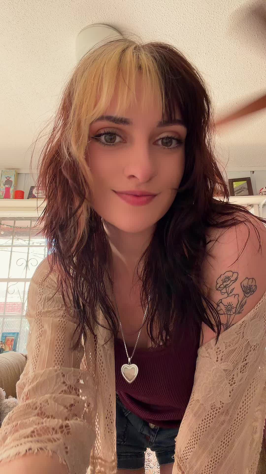 @Maddie ⎕🧡