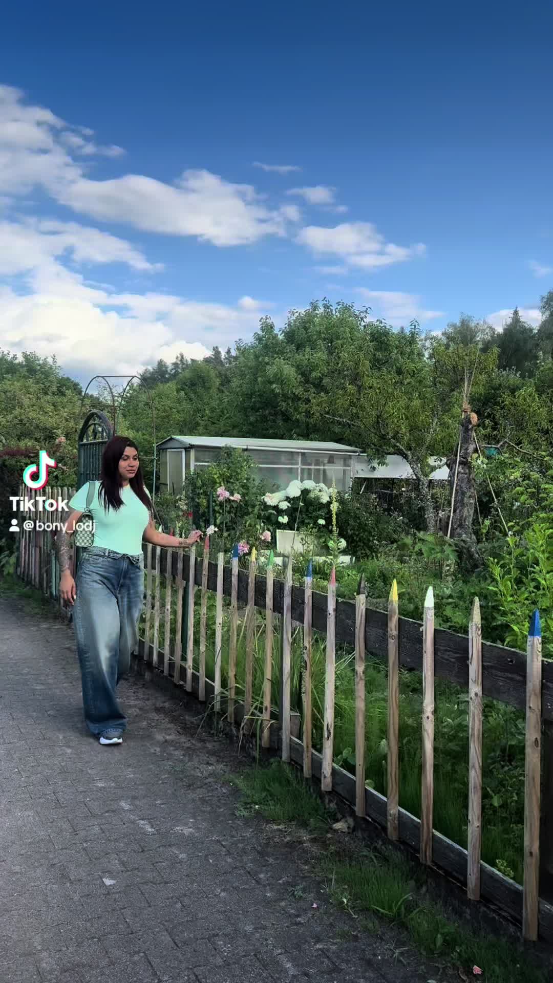 @Бонии И.
