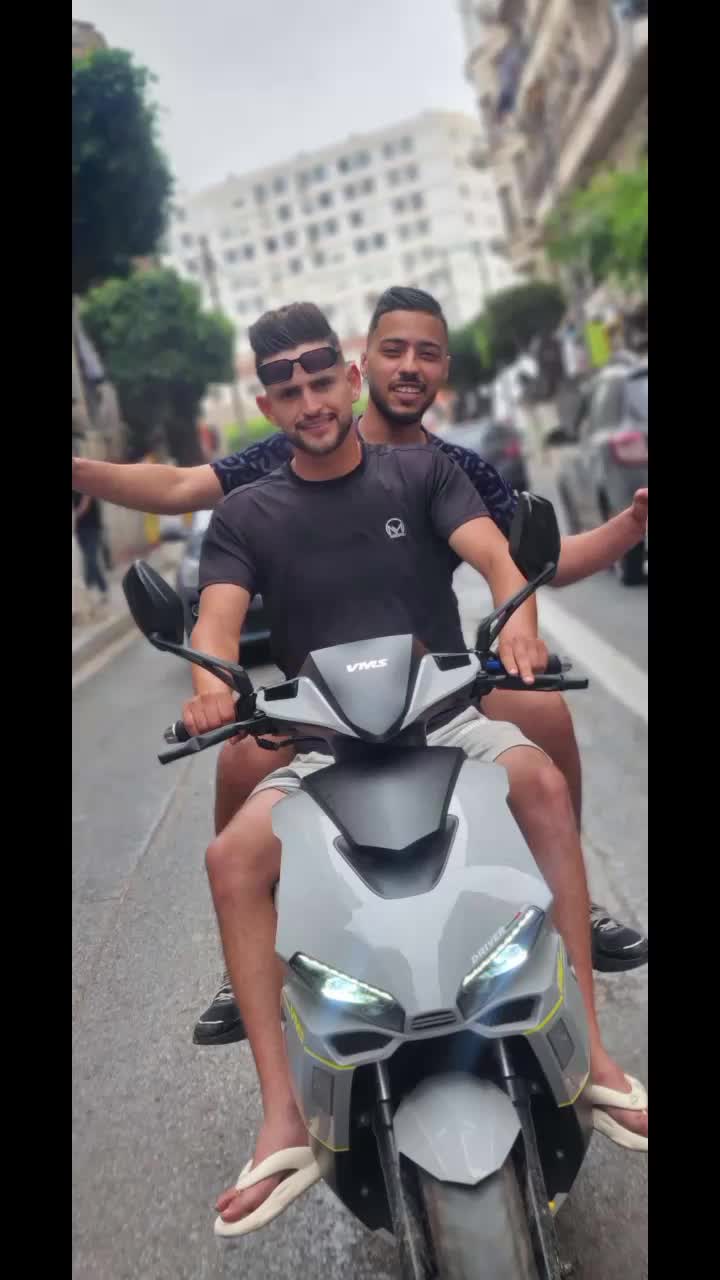 @Zi Z&ocirc;&ugrave;✂️🇧🇷
