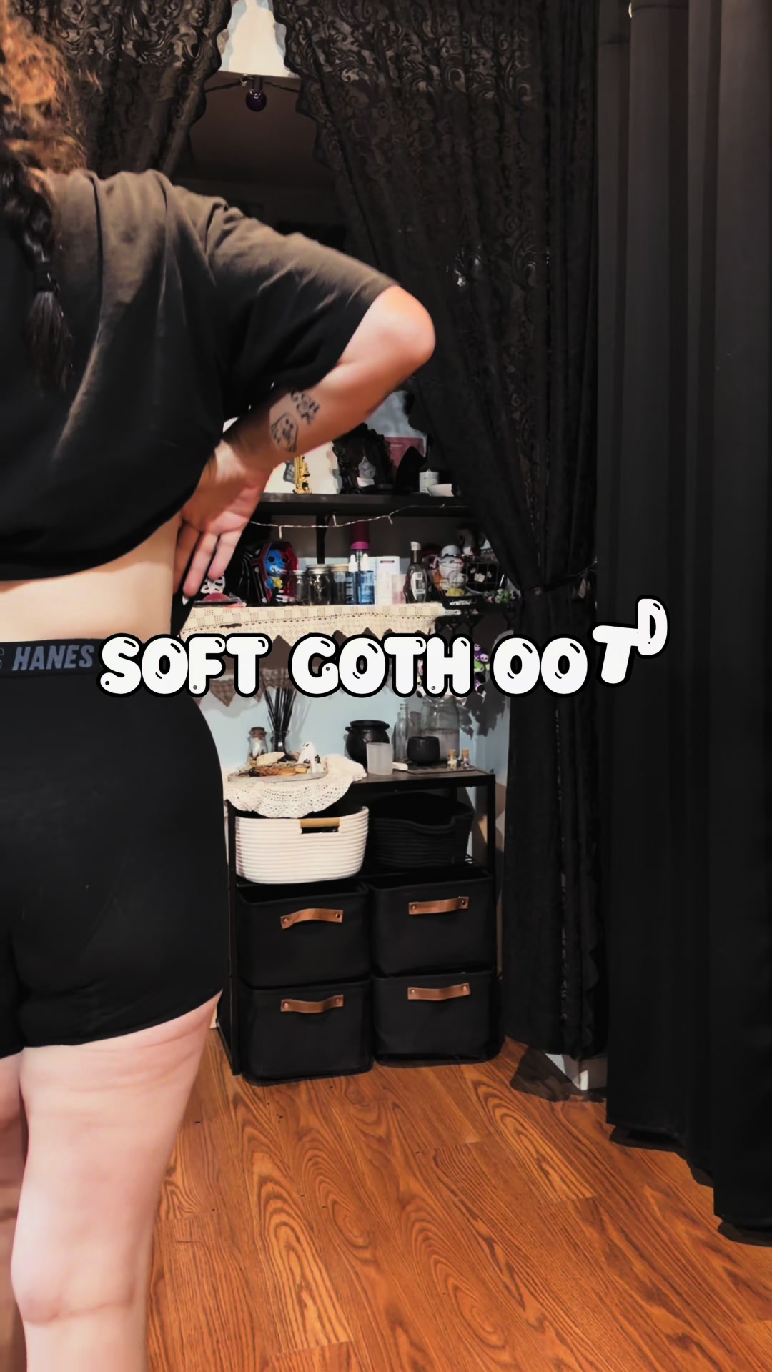 @Soft Goth Becca