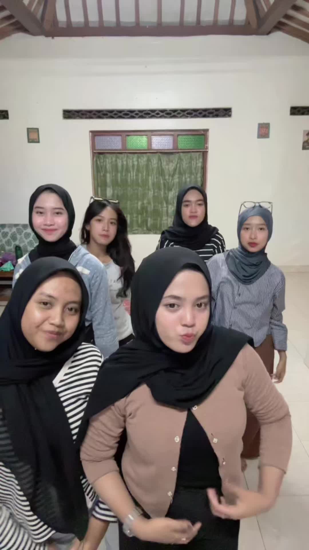 @Kkn17_desatibayan