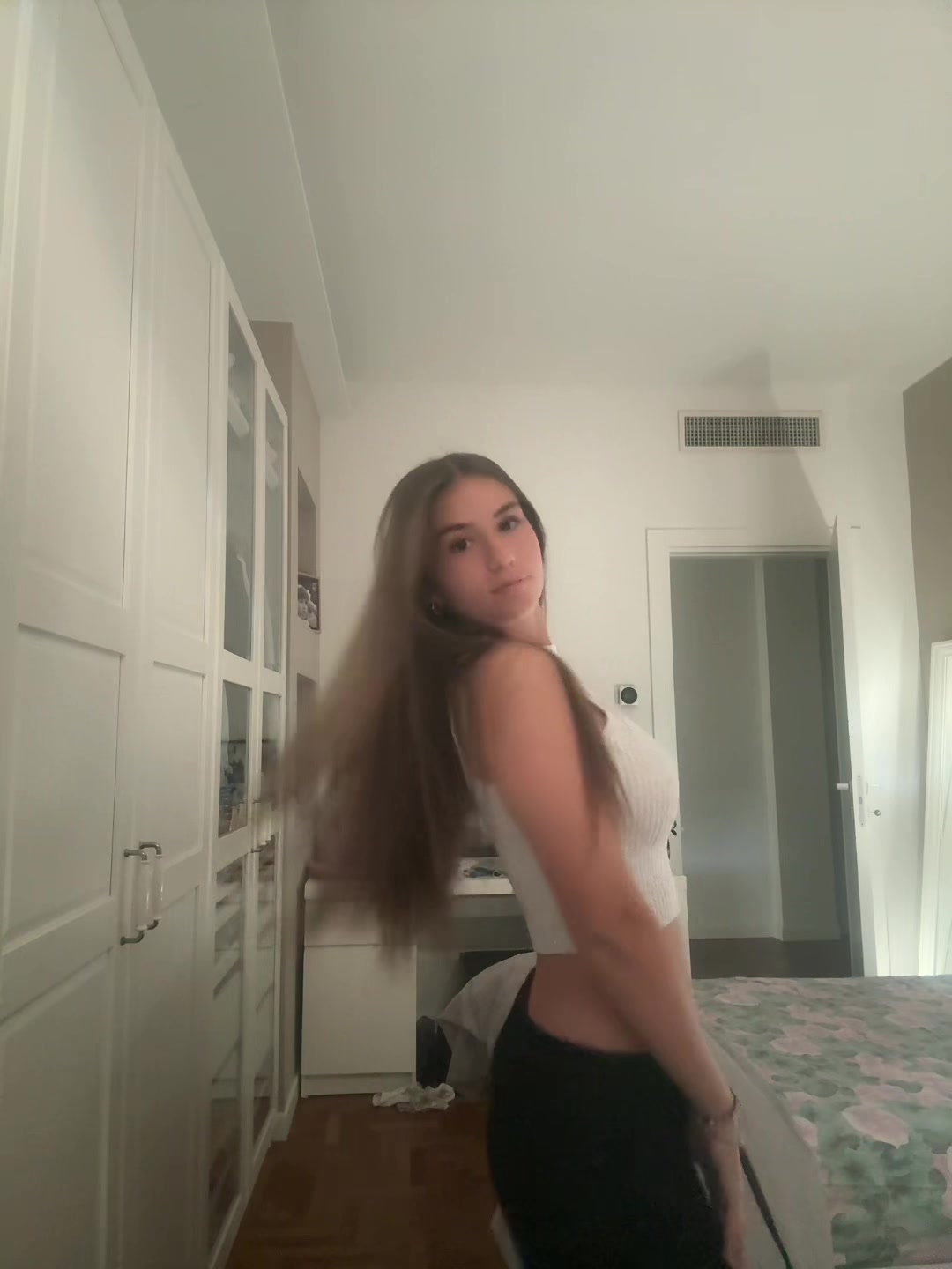 @cele🦋