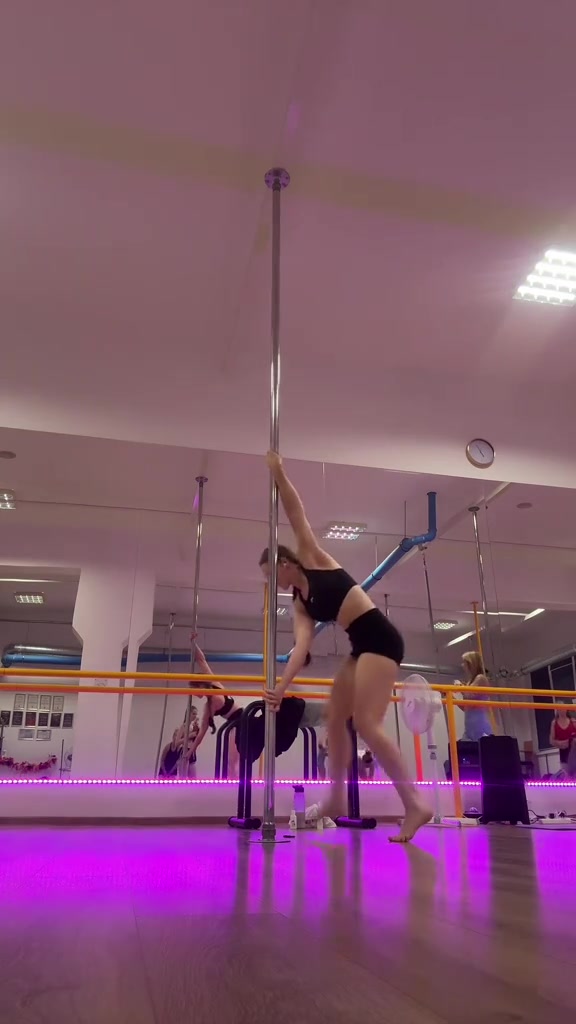 @_pole_flow_dance_pola_