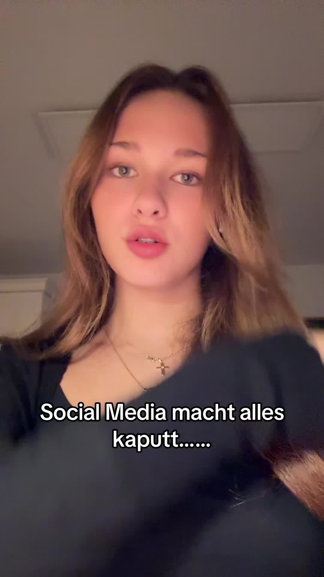 @€lla_🪼