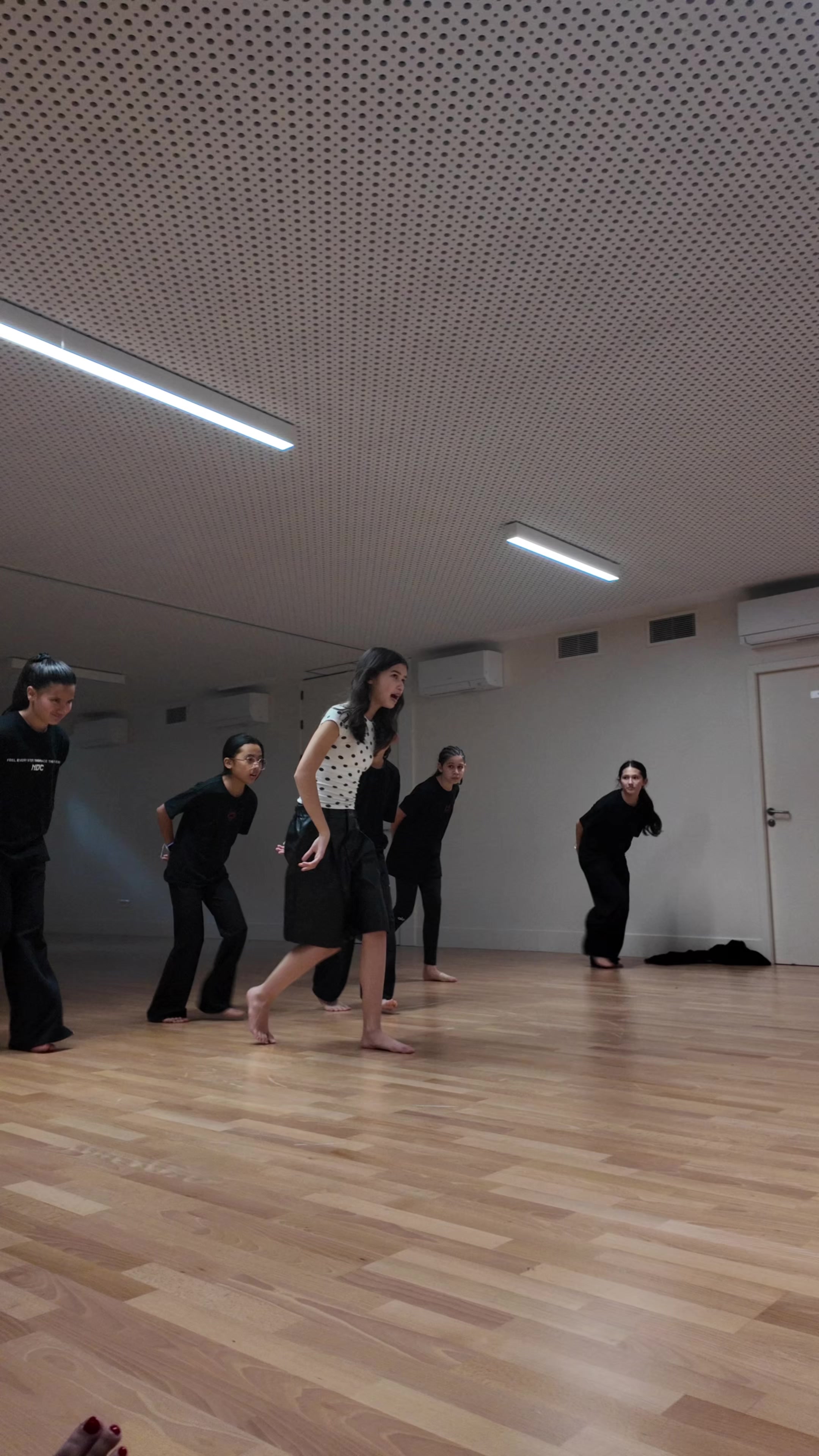 @NEEDS DANCE CREW
