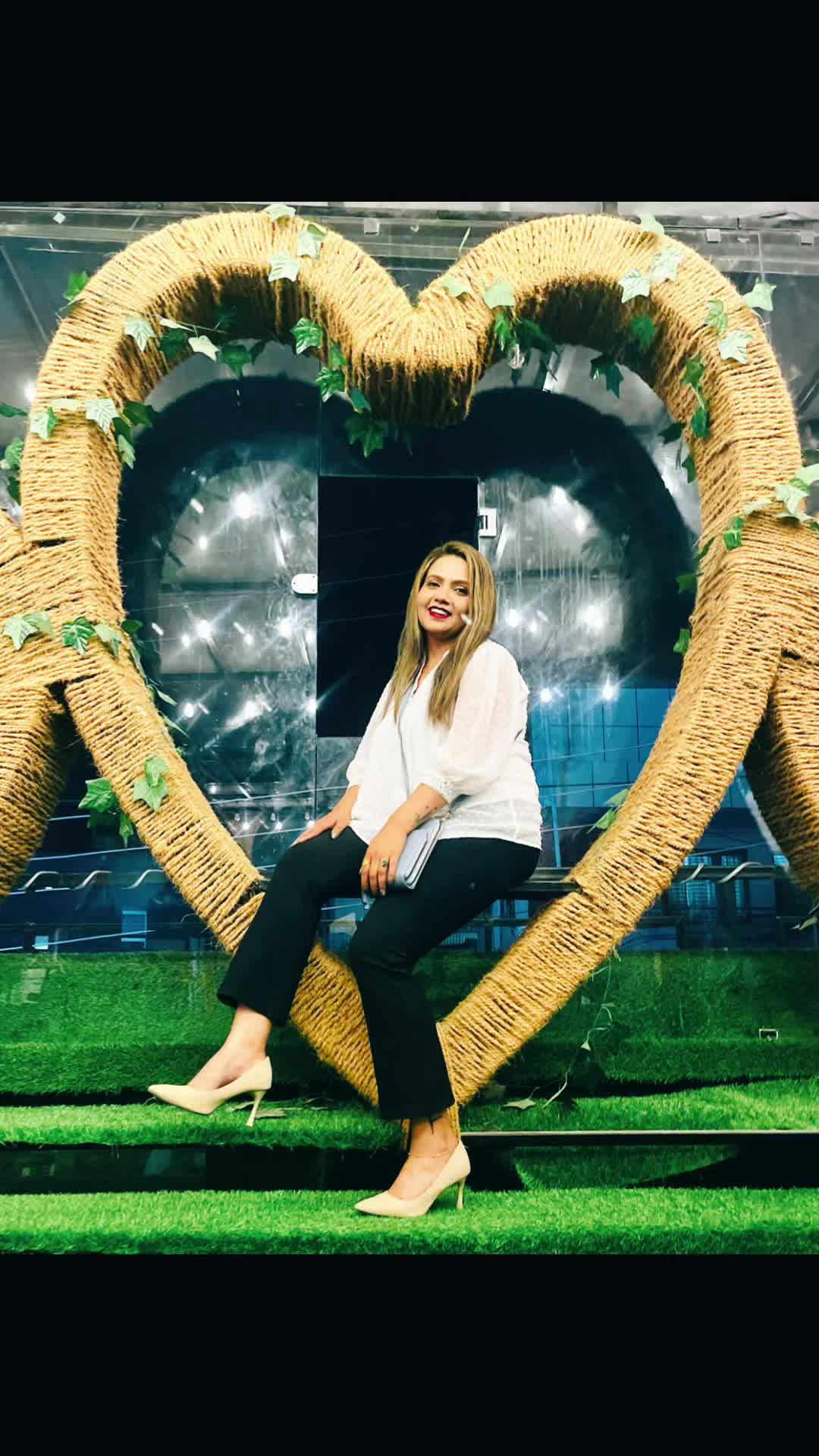 @October Queen👑(Ghimire Don )