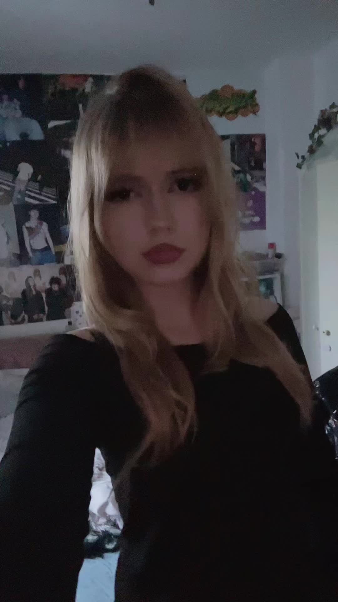 @𝓒𝓱𝓪𝓻𝓵𝓲𝔃𝓮⁴ˢʰᵒ