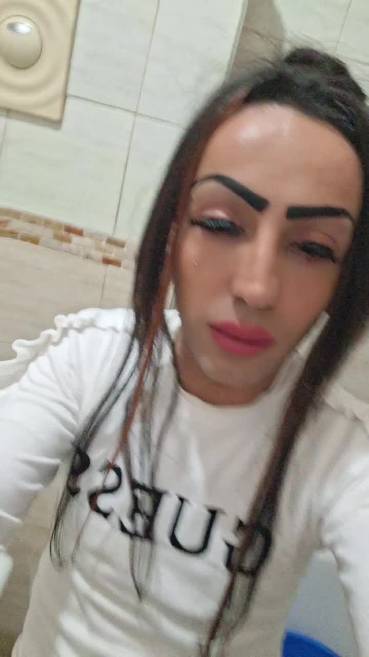 @Melania