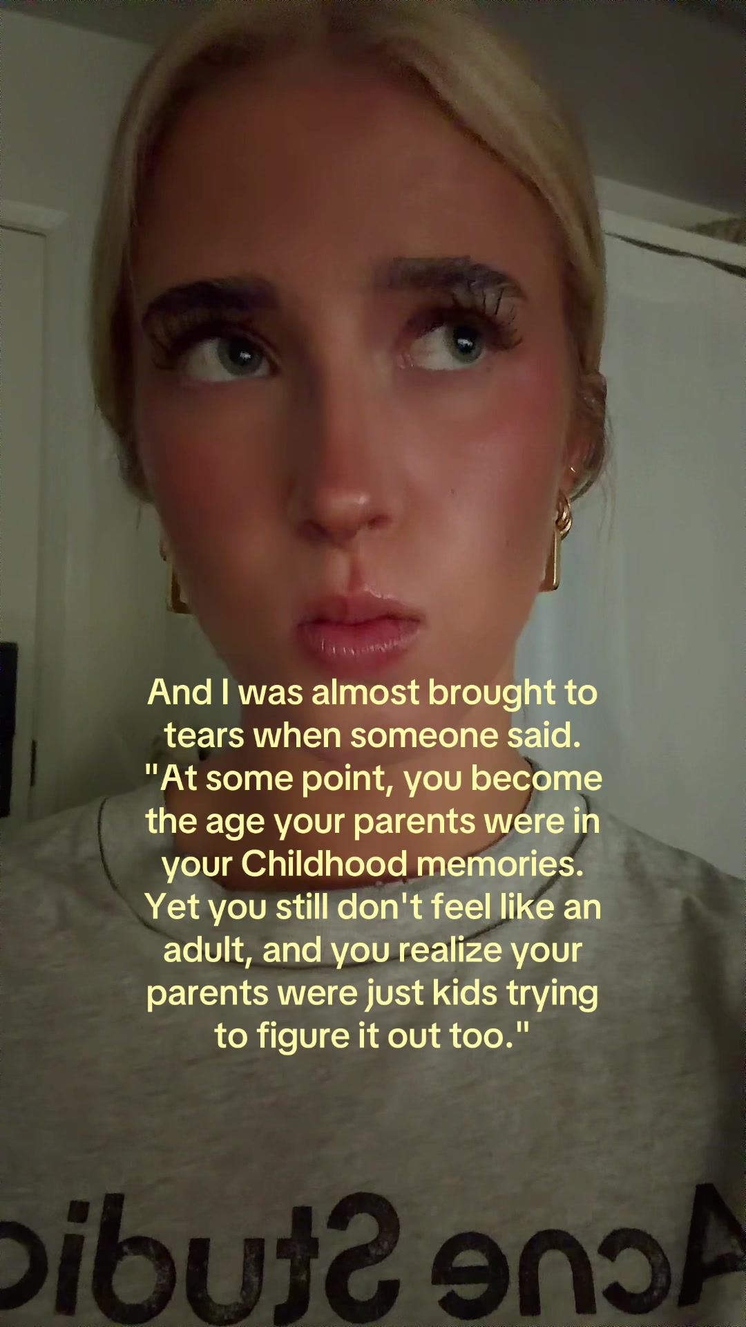 @theelliebarker