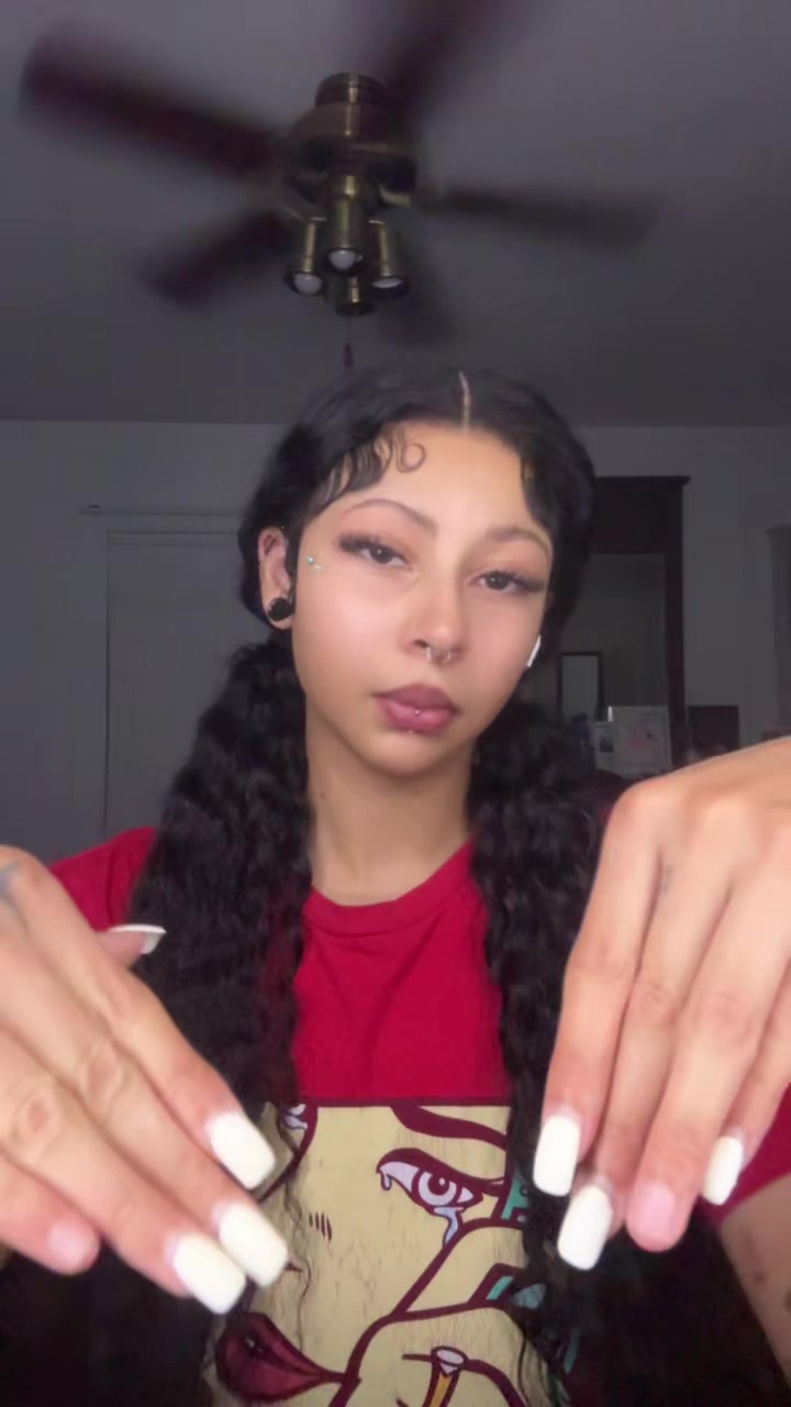 @riley_2hot4u