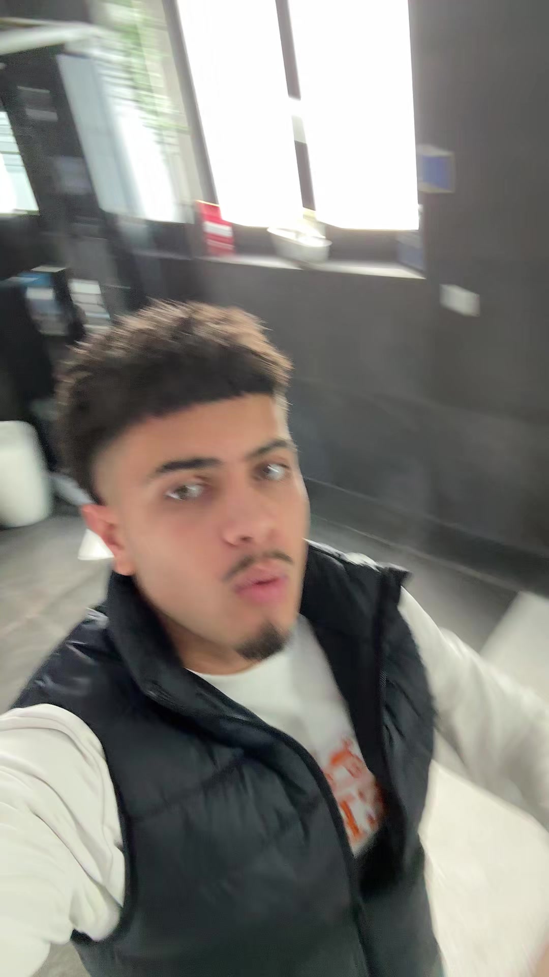 @user12477162936