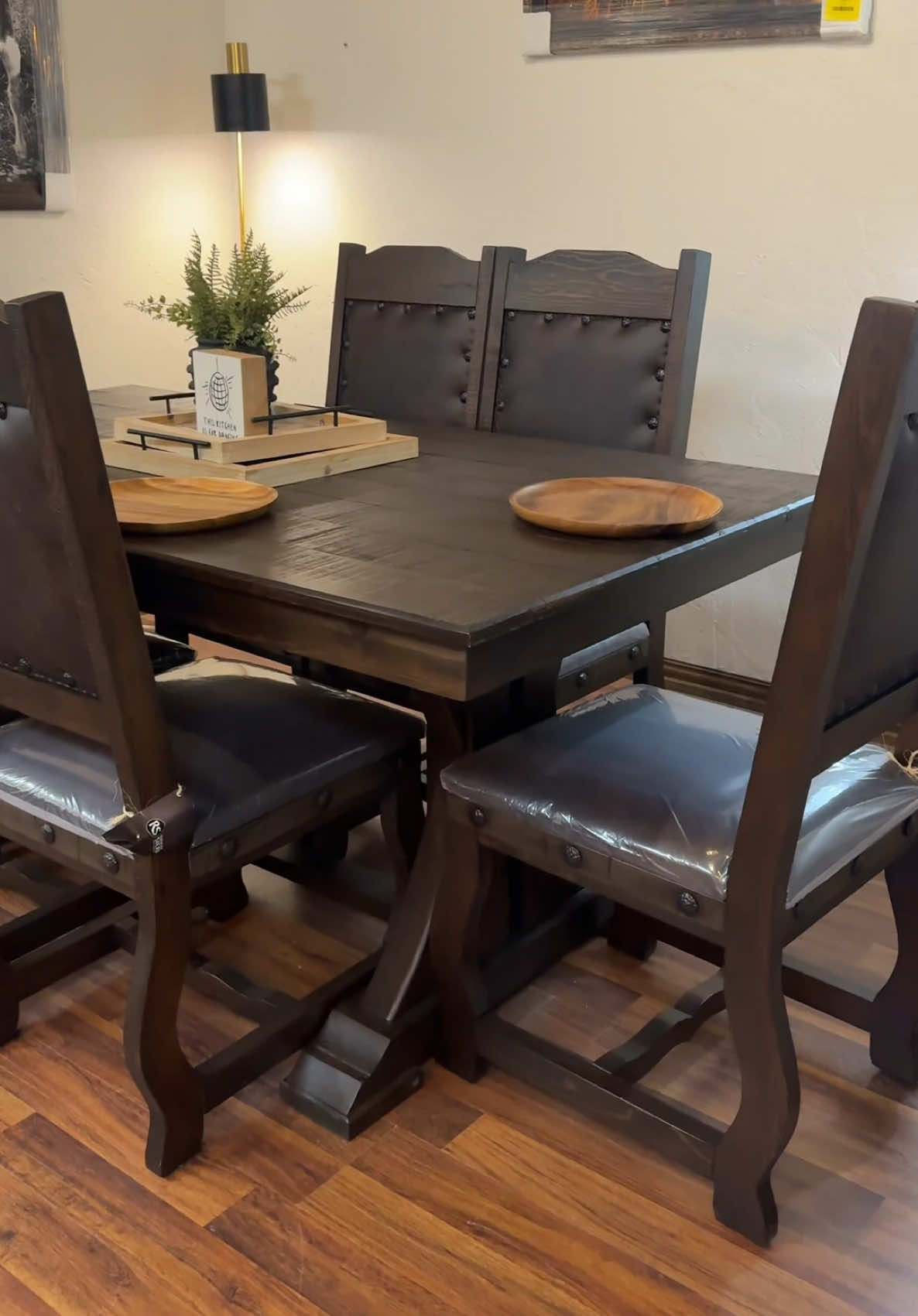 @RusticFurnitureDepot