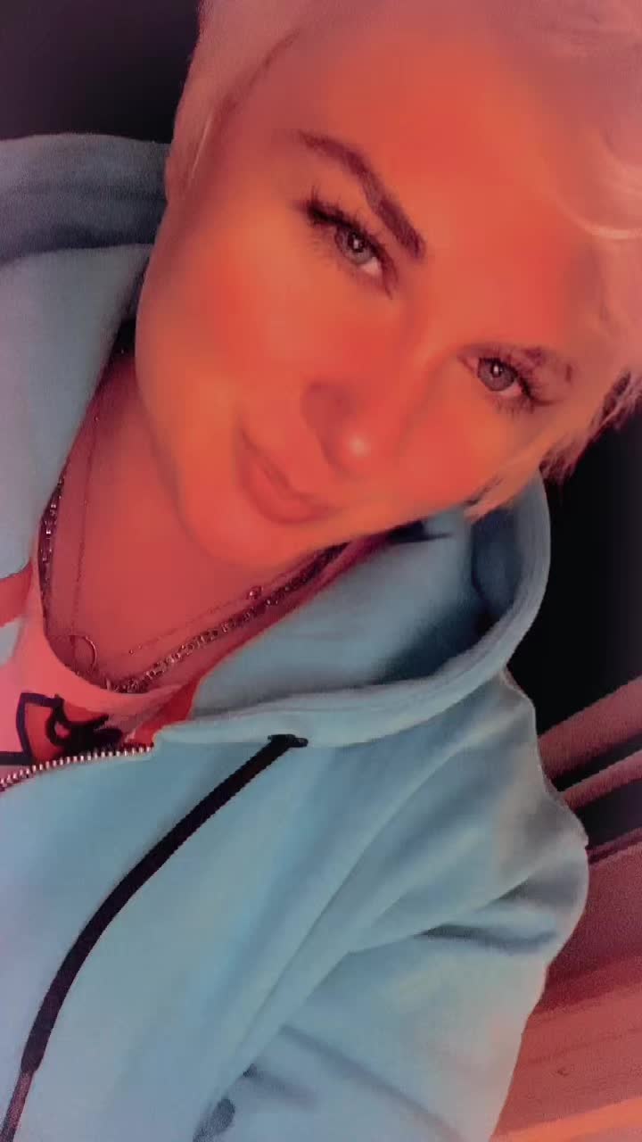 @Carmen&hearts;️😈~FoxiUndCarmen4live~