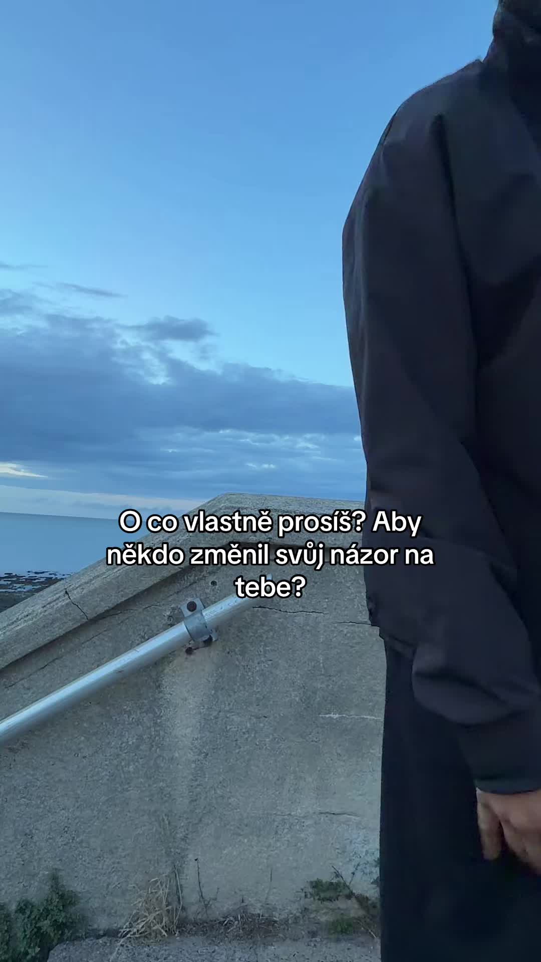 @ꓘB