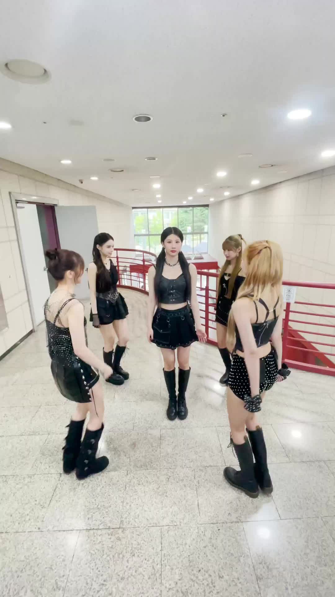 @UDTT (우당탕탕 소녀단)