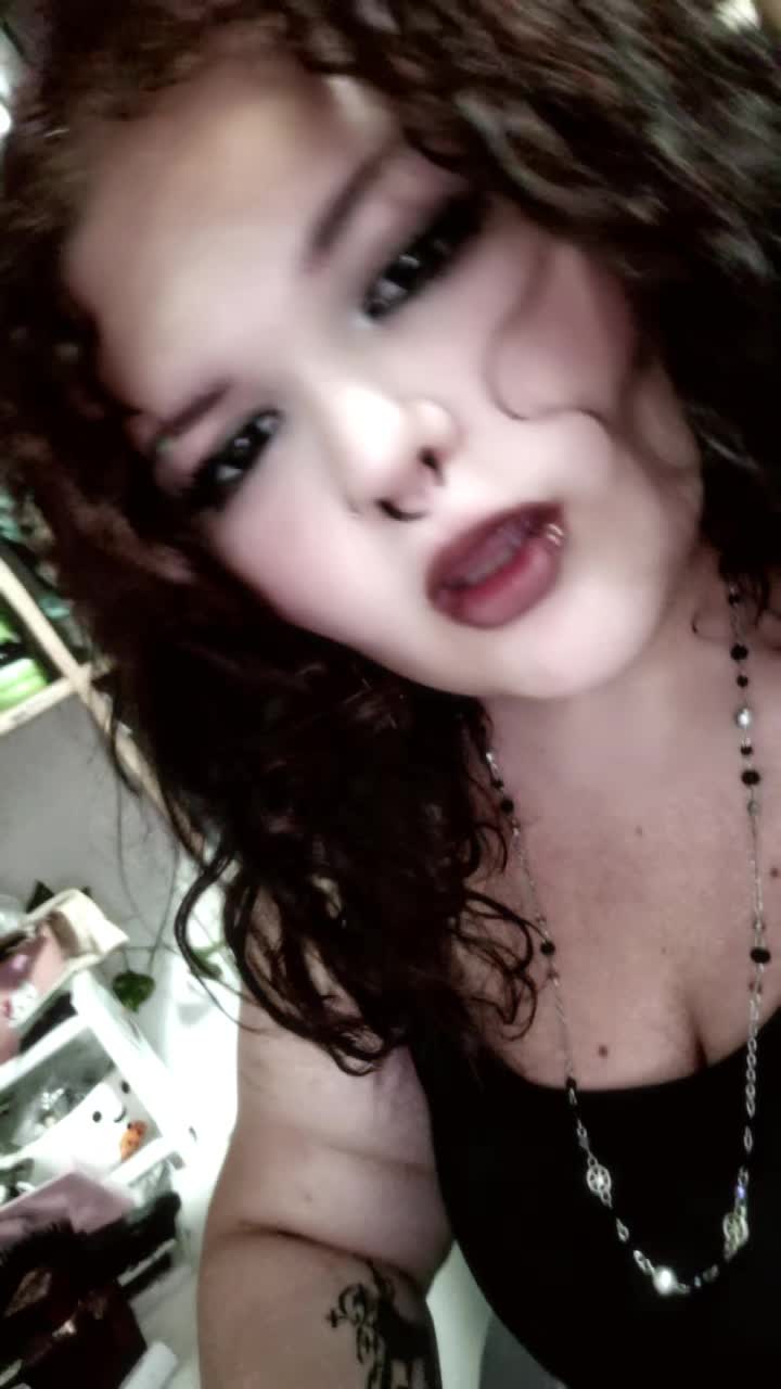 @{&bull;□&bull;}
