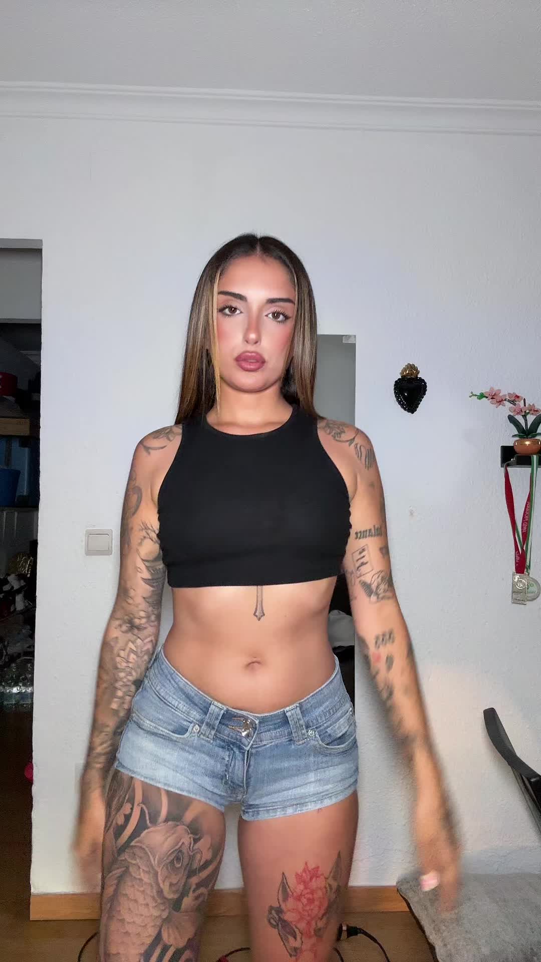 @laurassantoss._