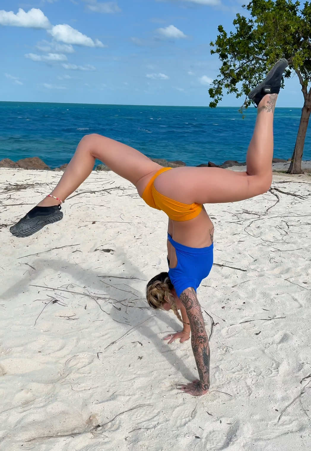 @LyssyLola