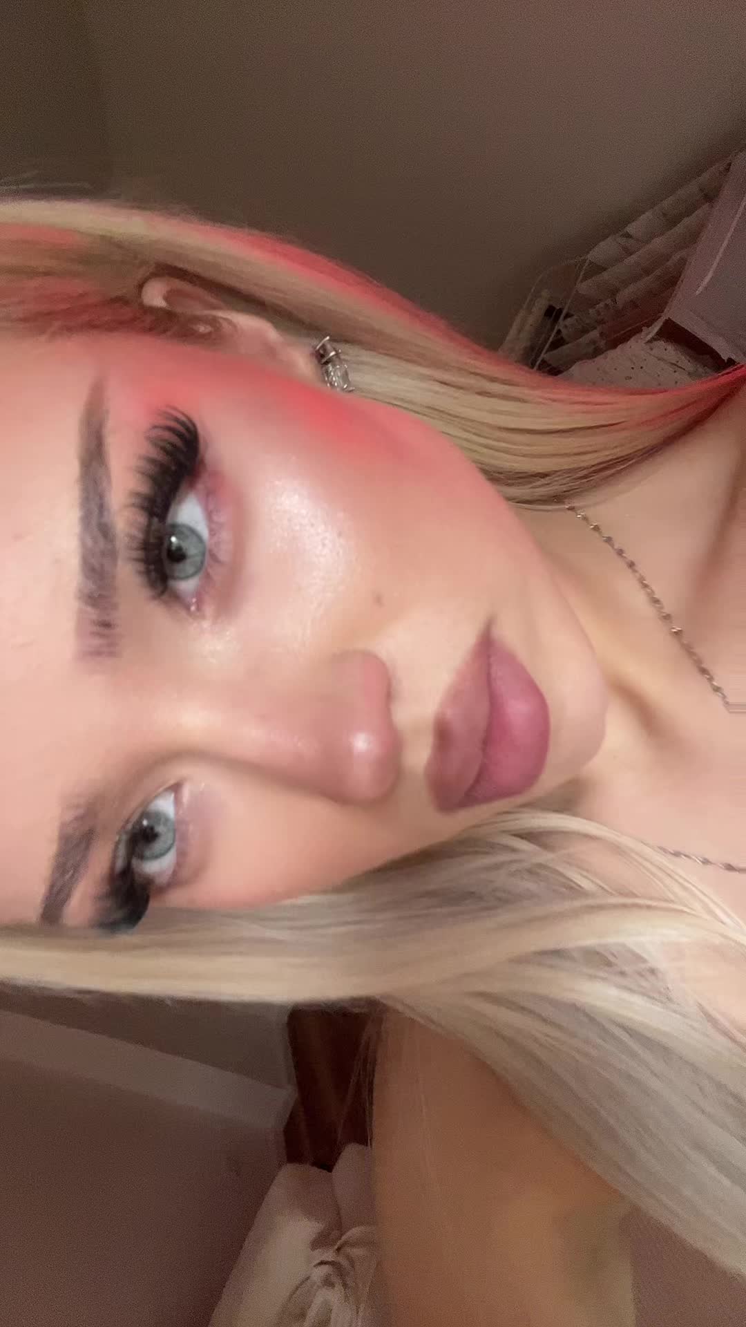 @аня