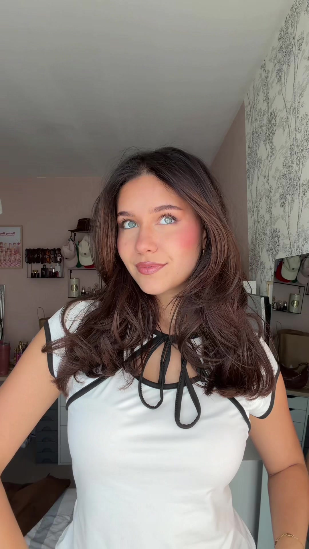 @YNÈS