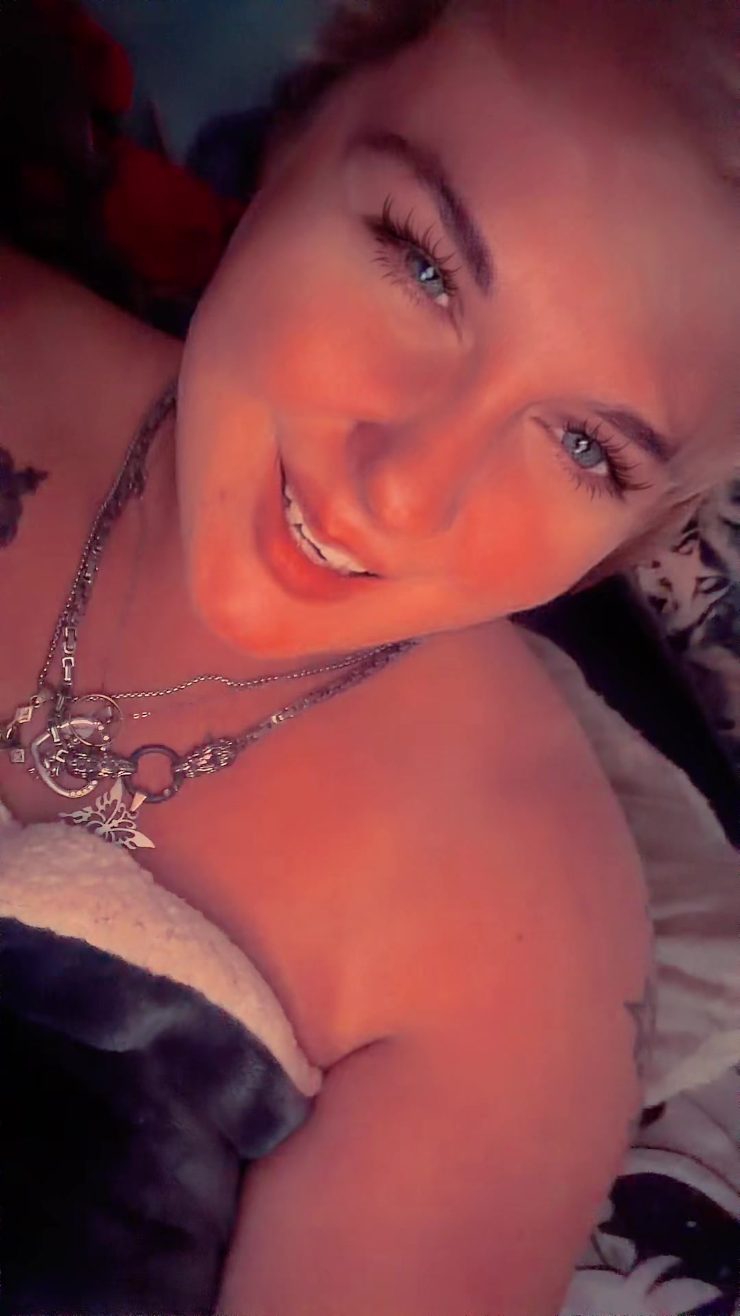 @Carmen♥️😈~FoxiUndCarmen4live~