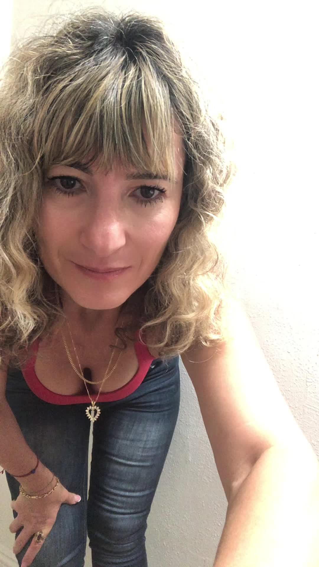 @Bella