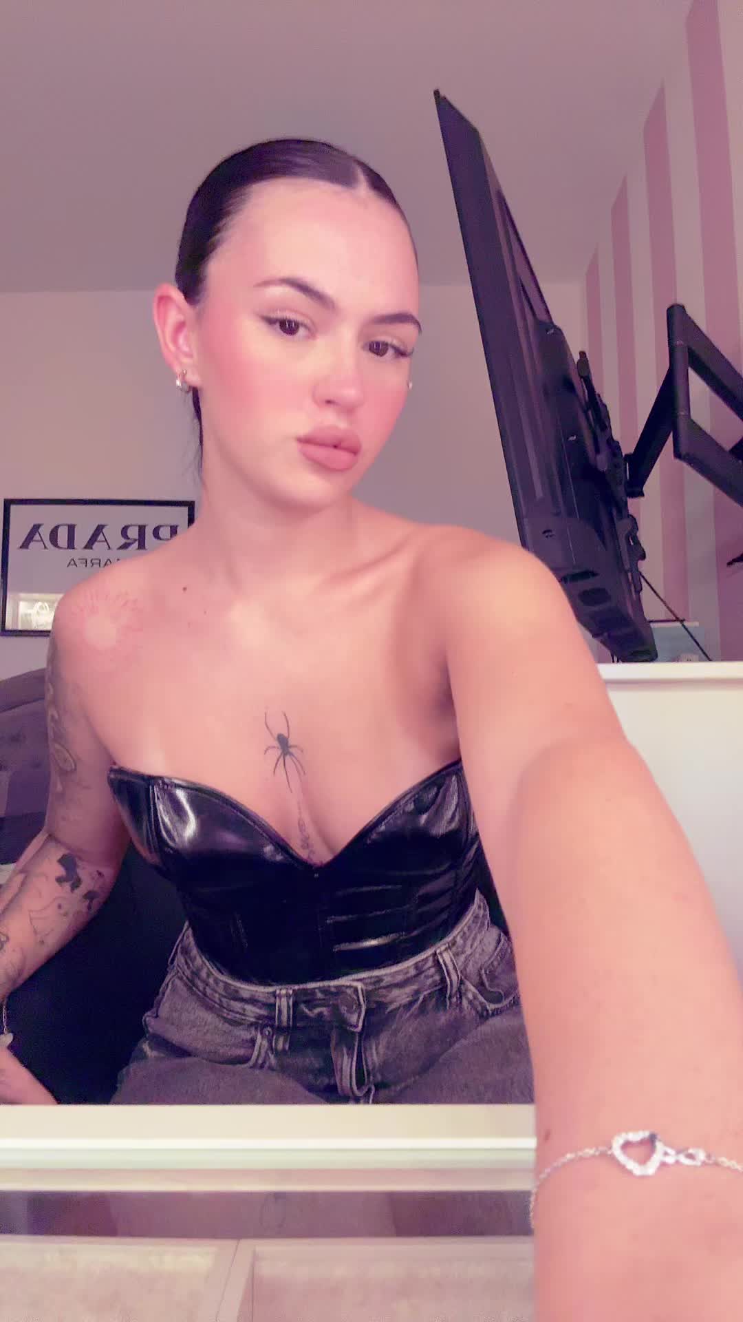@rebeccamalacarneee
