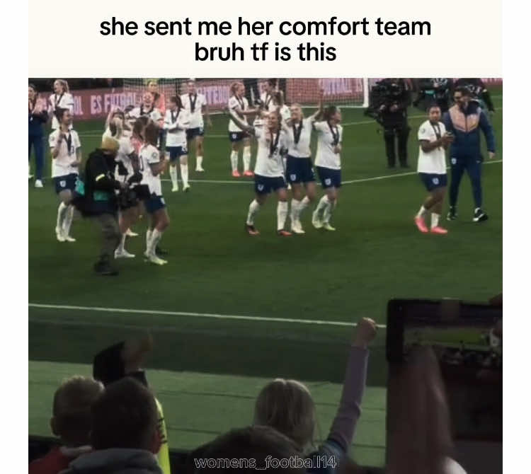 @Beth⚽️💖🏟️