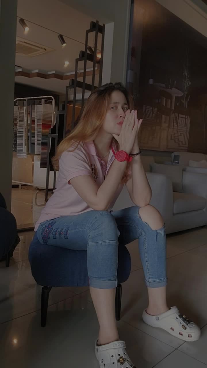 @Ĥãŕłëỳ Ěmīľý💫