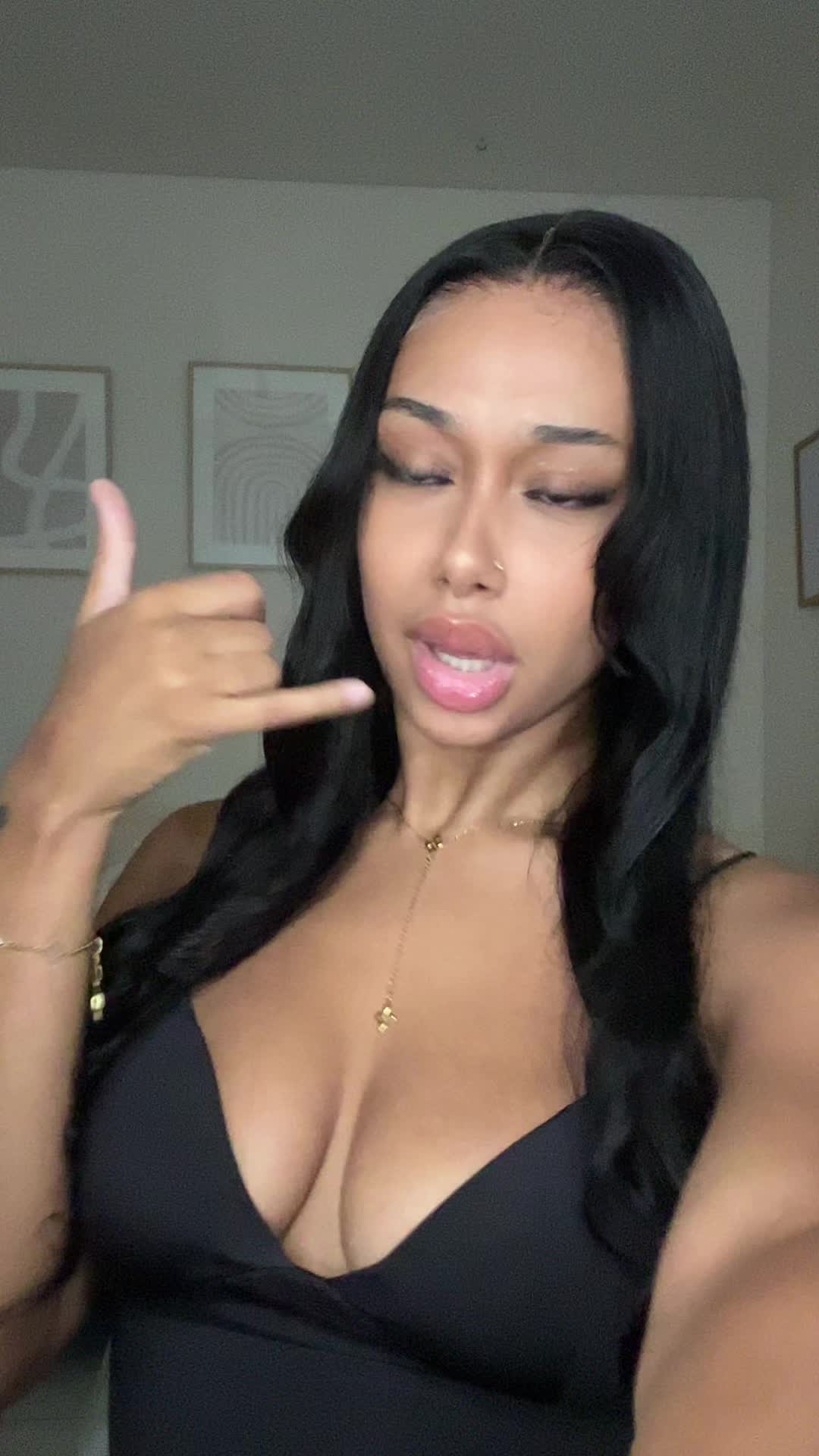 @N A Y A