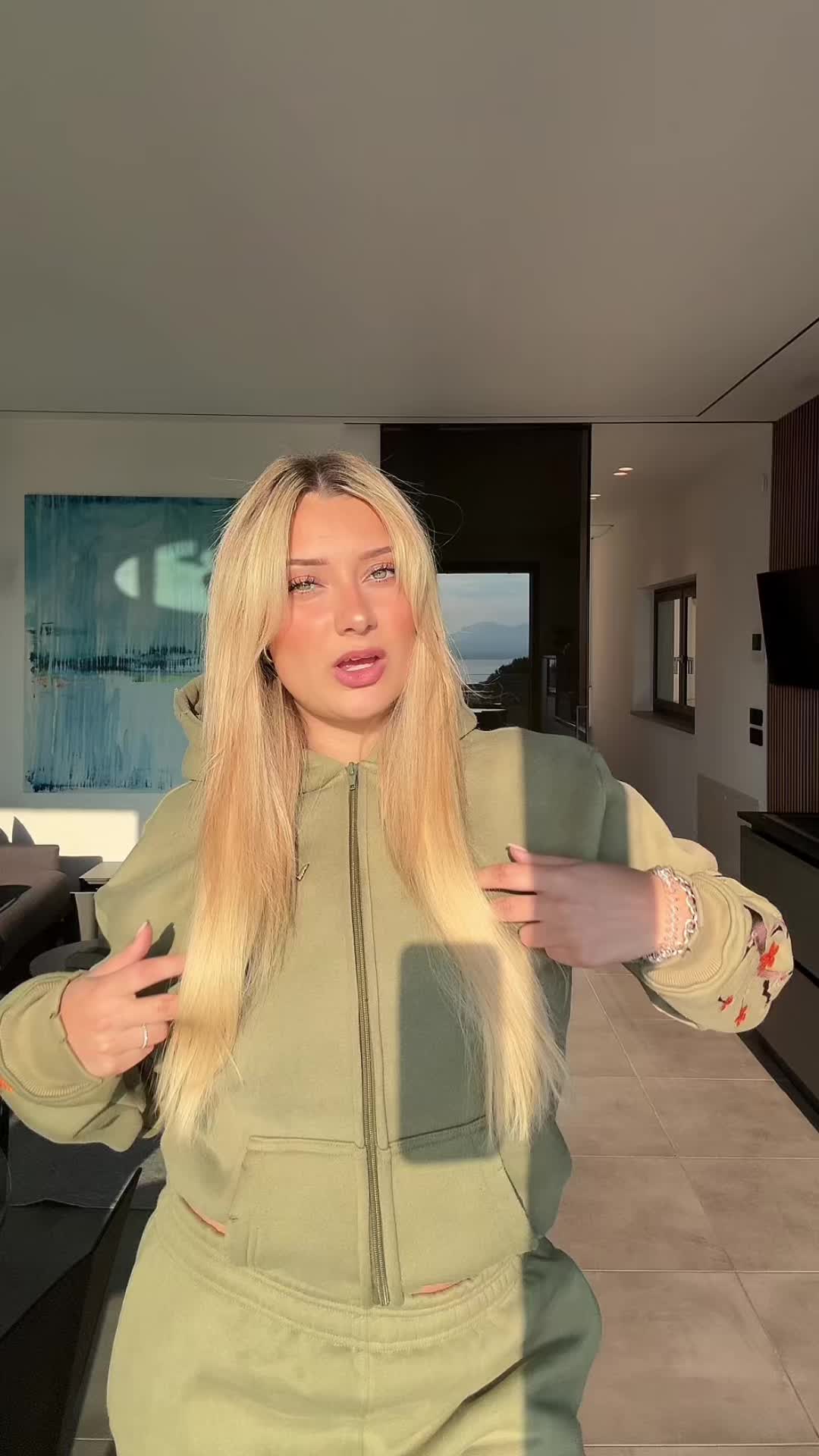 @nicole