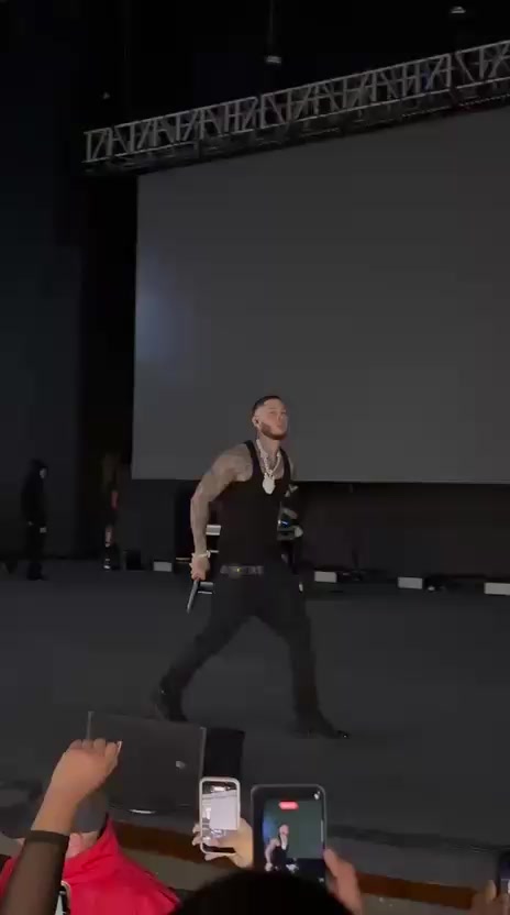 @iamvalen