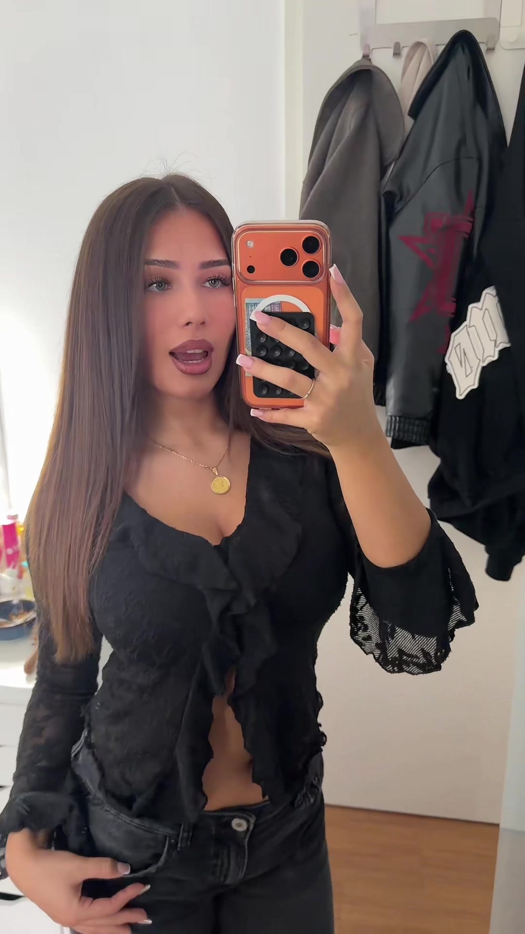 @elina