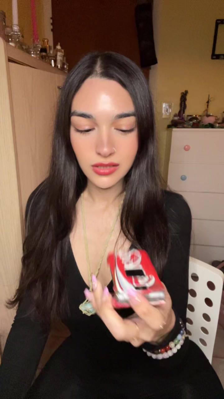@laurasmodernlife