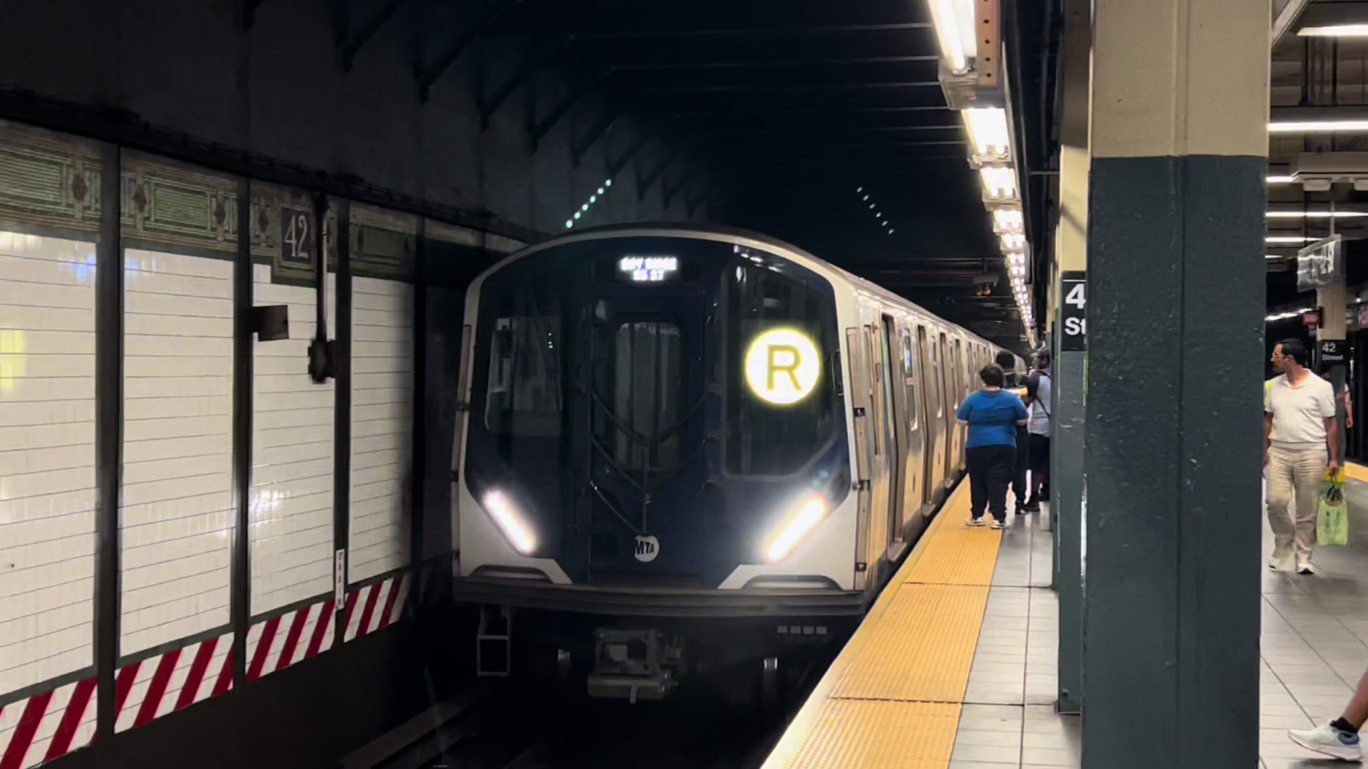@R32 (J) train official