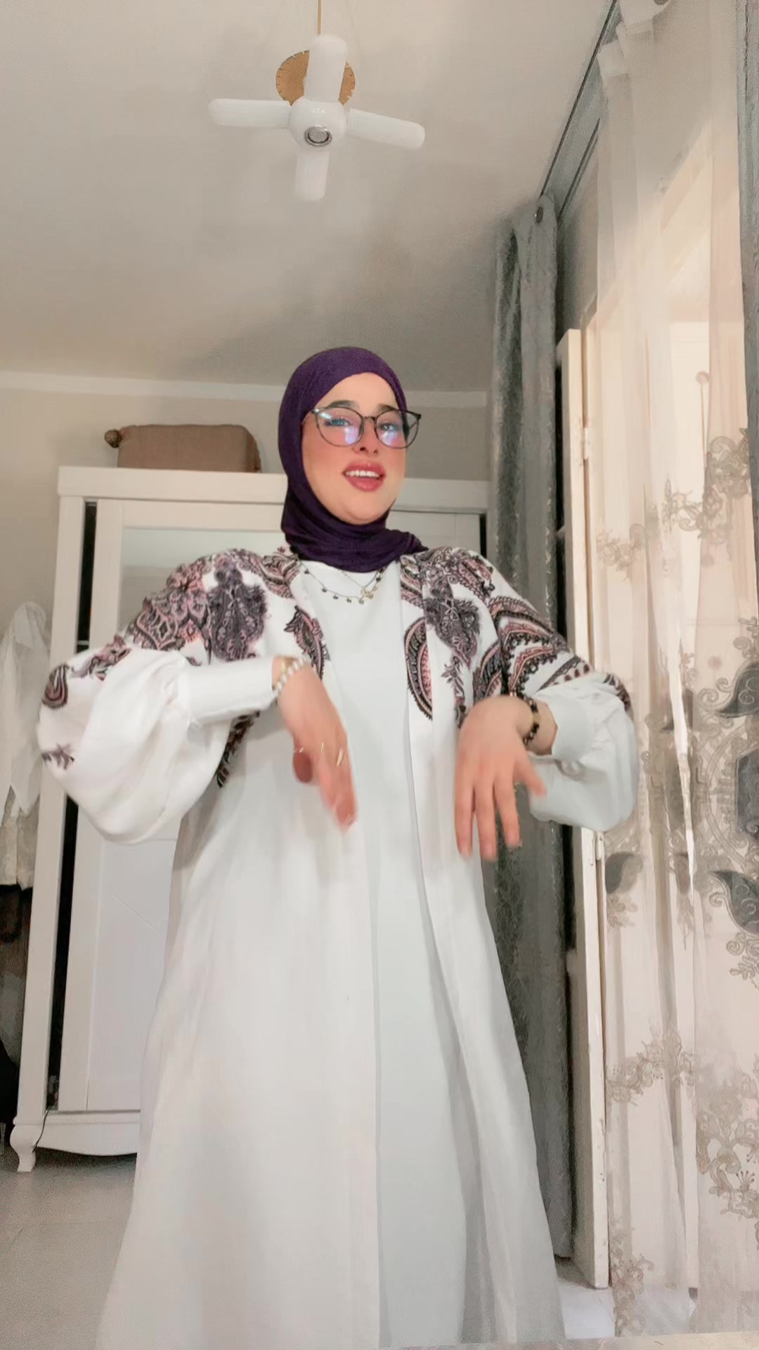 @بثينة شيبان Bouthaina Chibane