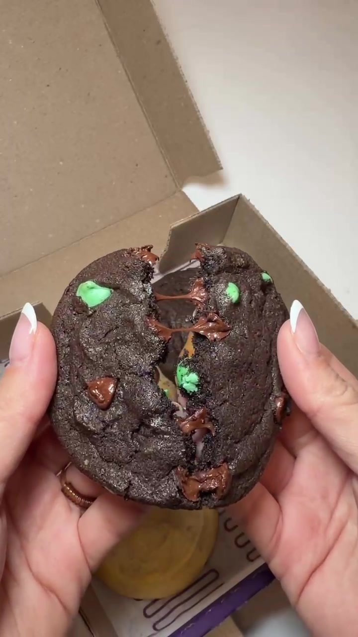 @insomniacookies