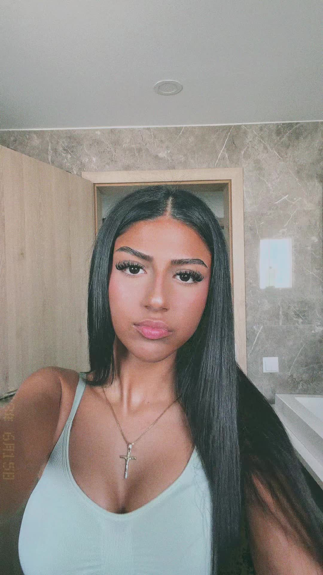 @LiveTina250k