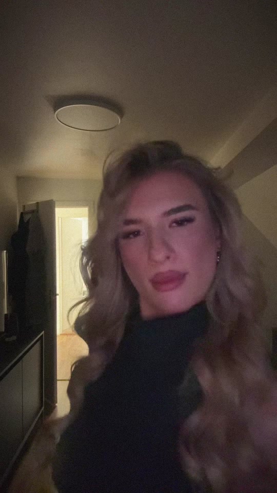 @alinaaaa_2211