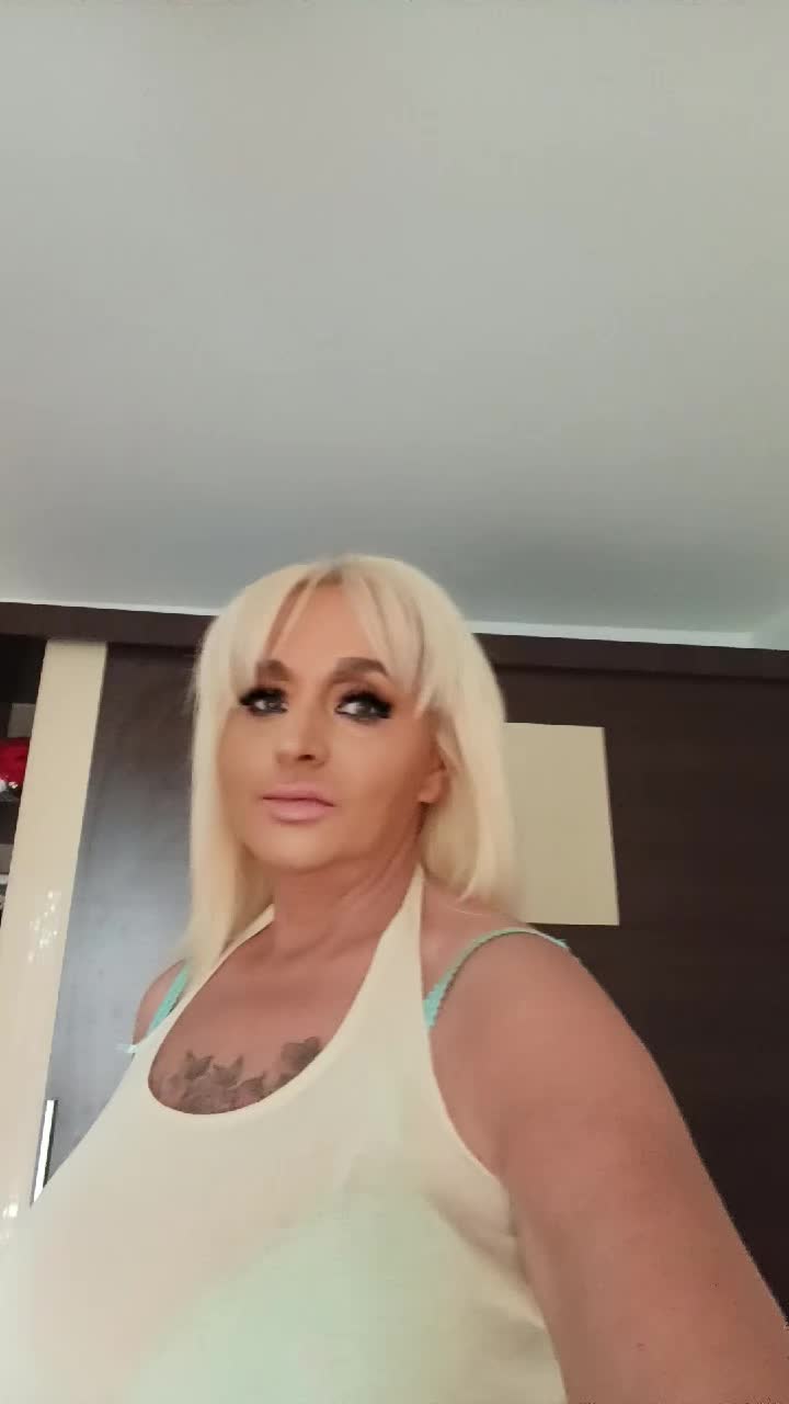 @Laluna