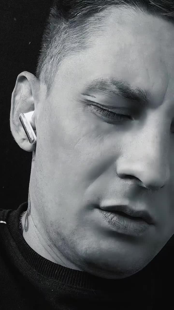 @.....