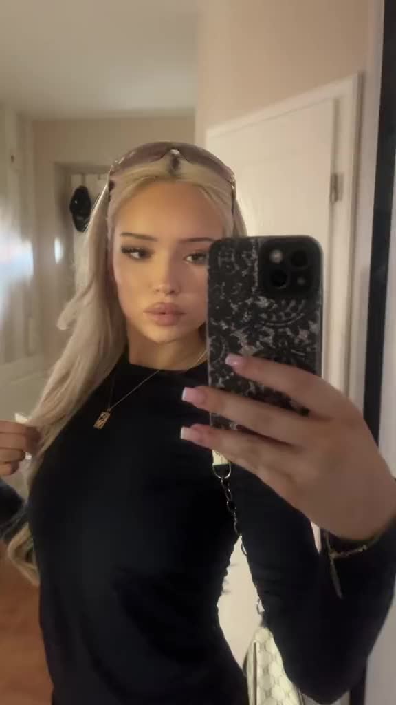 @аня