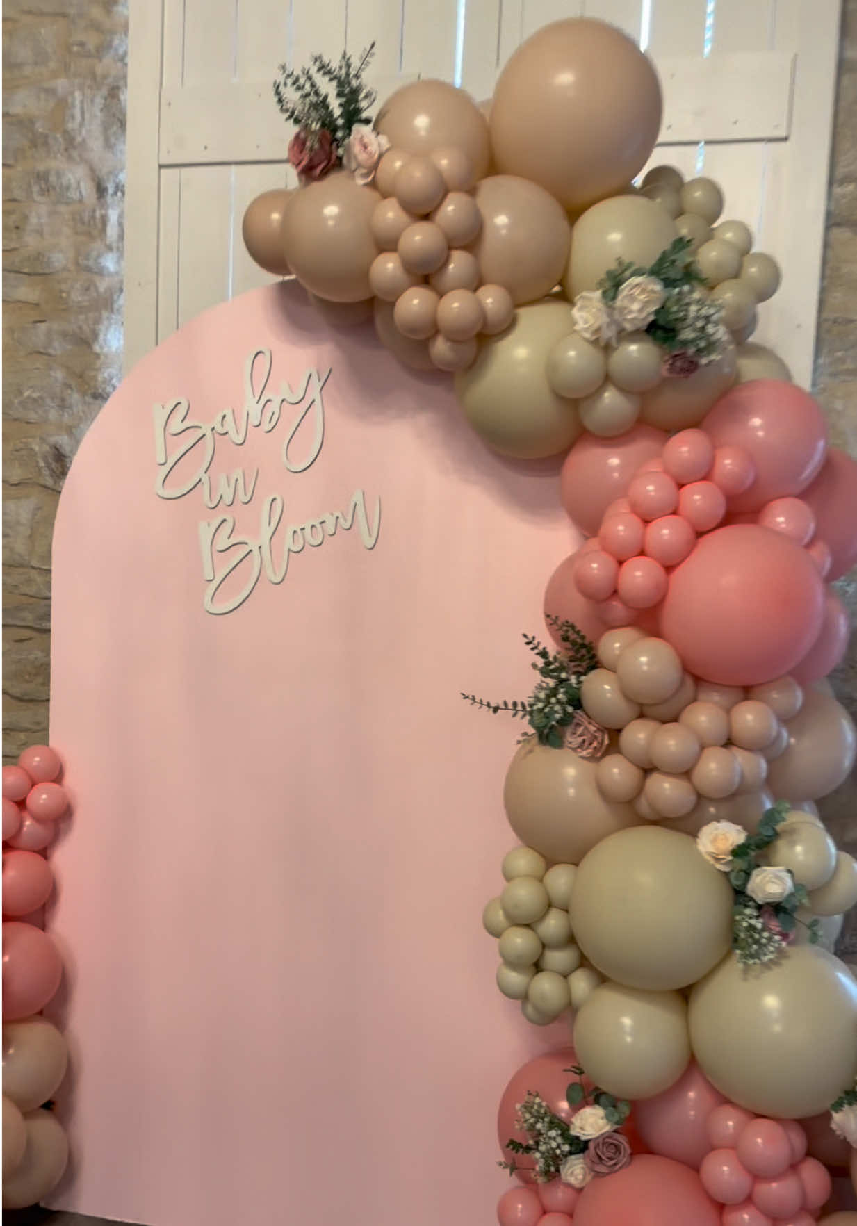 @HowdyHaleys | Balloon Decor