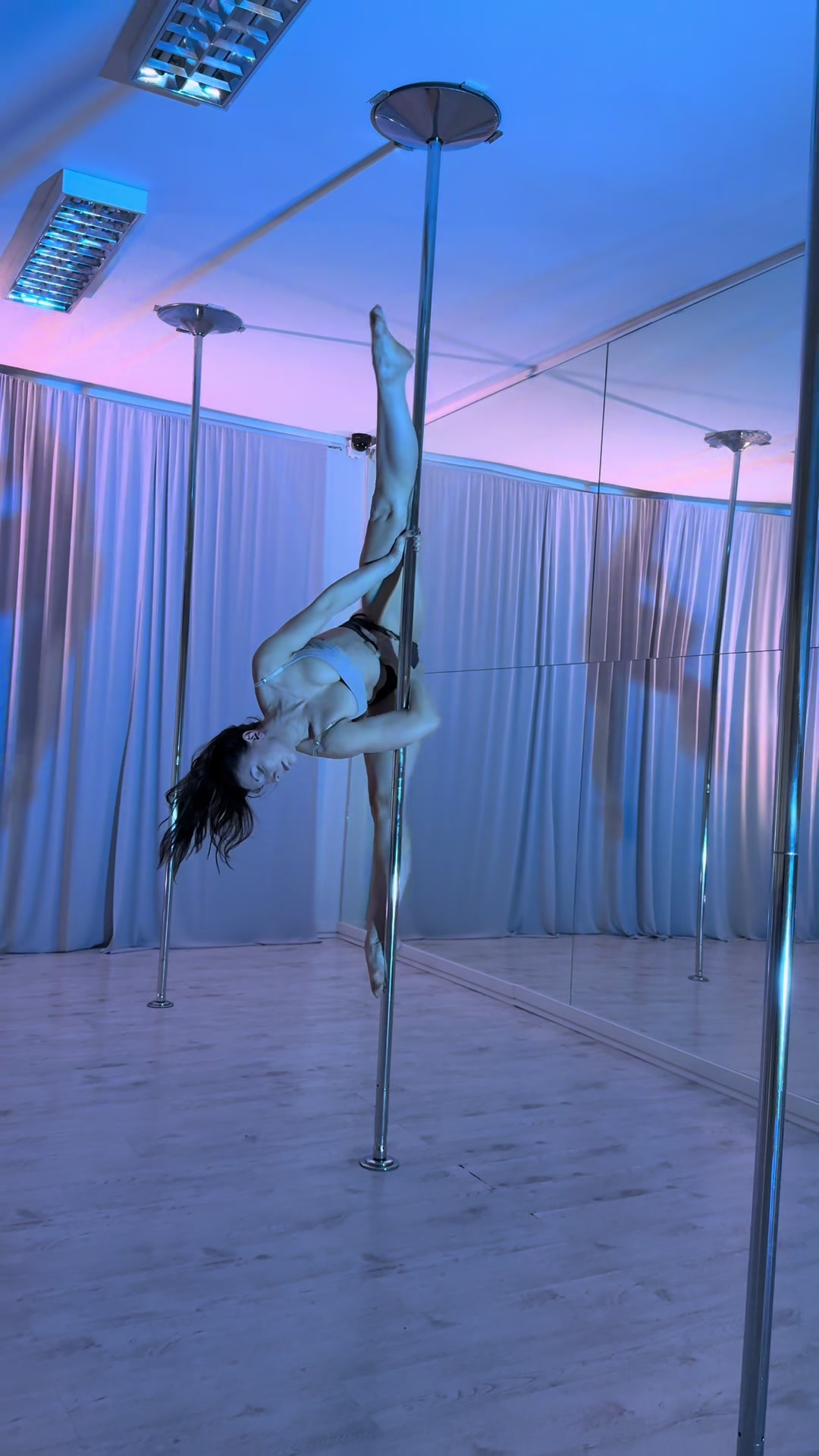 @Anna Rogalska Pole Dancer