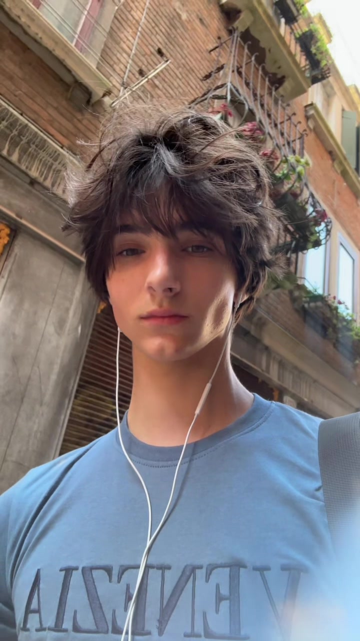 @Gabrian